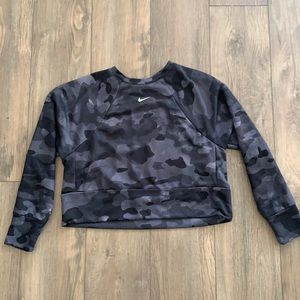 Nike S cropped crewneck camo sweater!